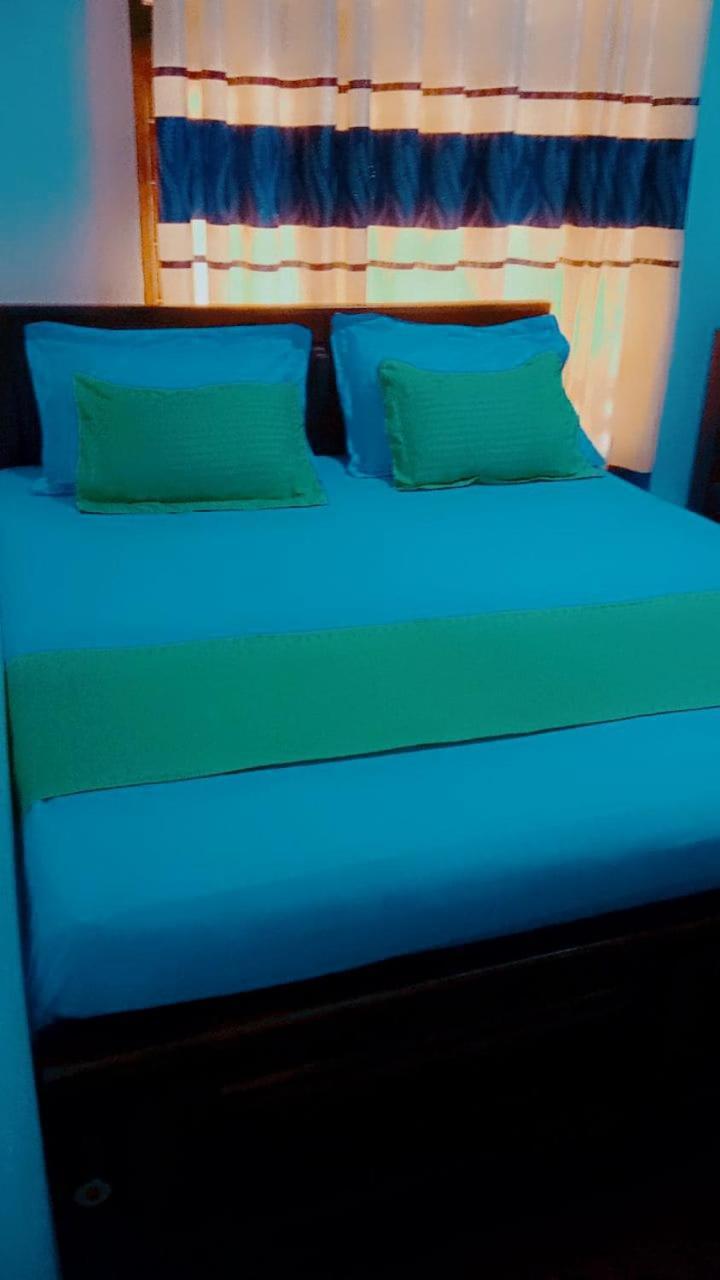 Impress Holiday Home 阿努拉德普勒 外观 照片