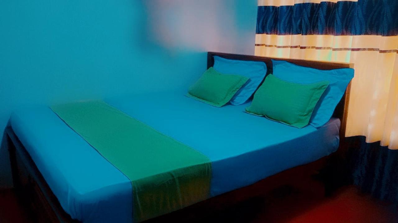 Impress Holiday Home 阿努拉德普勒 外观 照片